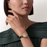 Bainor 31.4 mm x 23.1 mm Quartz movement | Yellow gold & Yellow gold 750/1000 | Edition 02