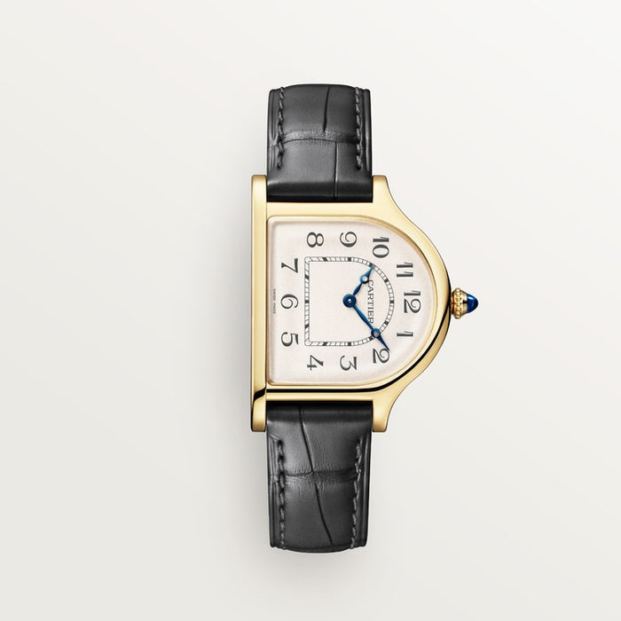 Cloré minutes. Movement with 21 jewels. Movement diameter: 15.29 mm. Movement thickness: 2.15 mm. Balance: 25 Variante:** Manual movement | yellow gold & leather